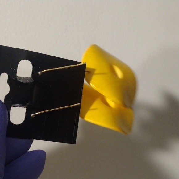 Gold tone Rare Yellow Circle Hoop Design Drop Dangle Earrings - Women's Jewelry - Picture 6 of 6